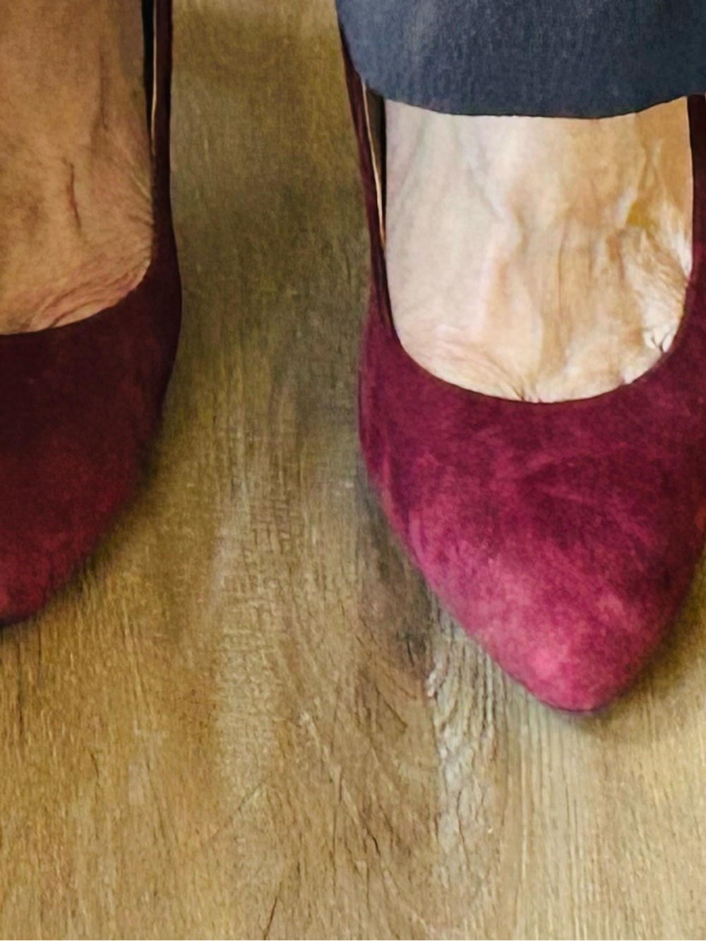 Franco Sarto Burgundy Suede Pointed-Toe High Heels - Picture 3 of 4